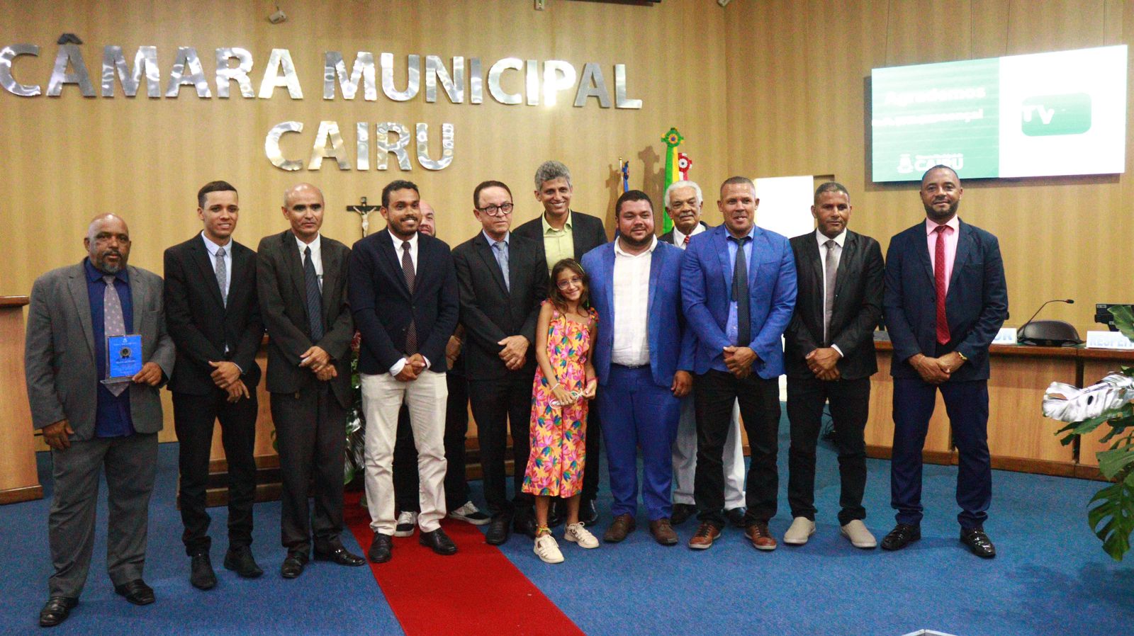 Na tarde ensolarada desta quinta-feira, 15 de fevereiro, a Câmara Municipal de Vereadores de Cairu deu início às suas atividades legislativas para o ano em curso. Sob os olhares atentos da população local, o Presidente Diego Meireles saudou a todos com uma mensagem de otimismo, reafirmando o compromisso da instituição para mais um ano de intenso trabalho em prol da comunidade.